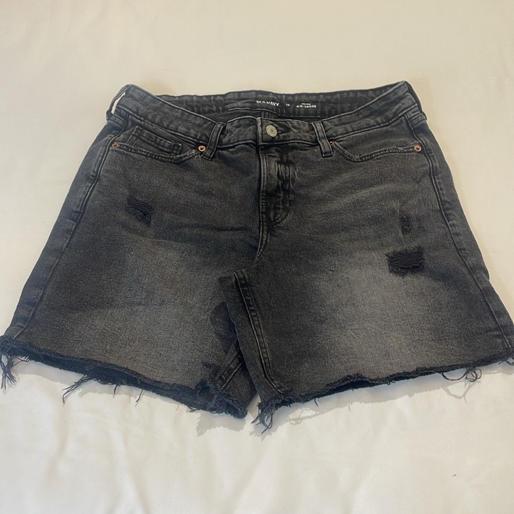 OLD NAVY WOMENS SIZE 10 MID RISE O G LOOSE Black Distressed Denim Shorts